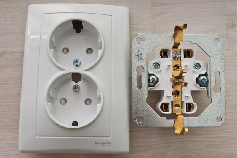 Na-disassembled outlet