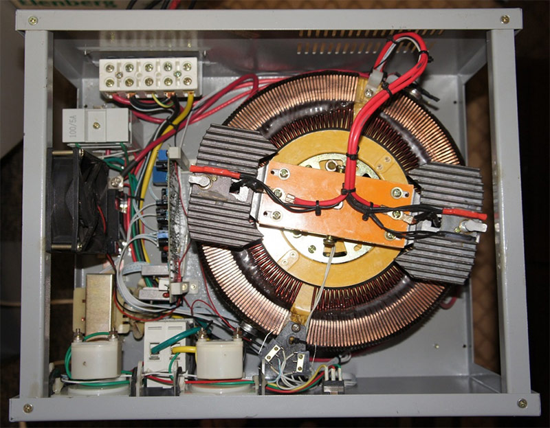 Elektromechanische spanningsstabilisator