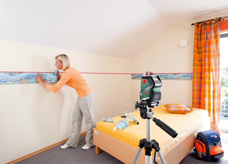 The use of a laser level when decorating a room