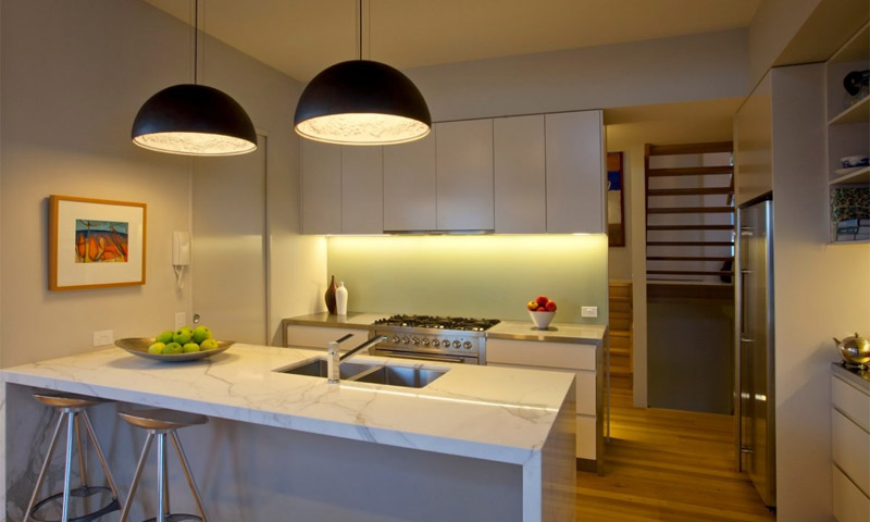 Chandeliers in the interior of the kitchen - photo selection