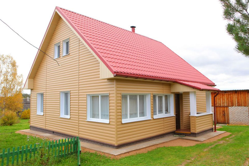 Small house covered with metal