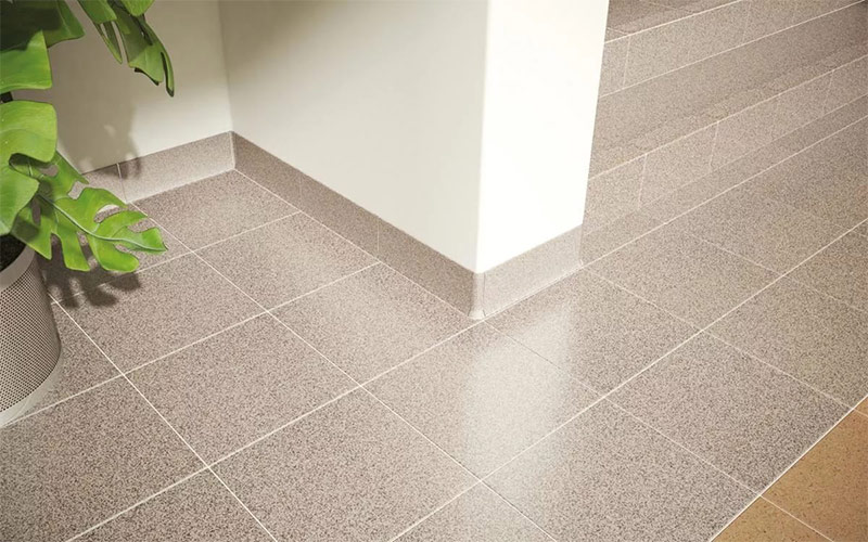 Technical porcelain tile