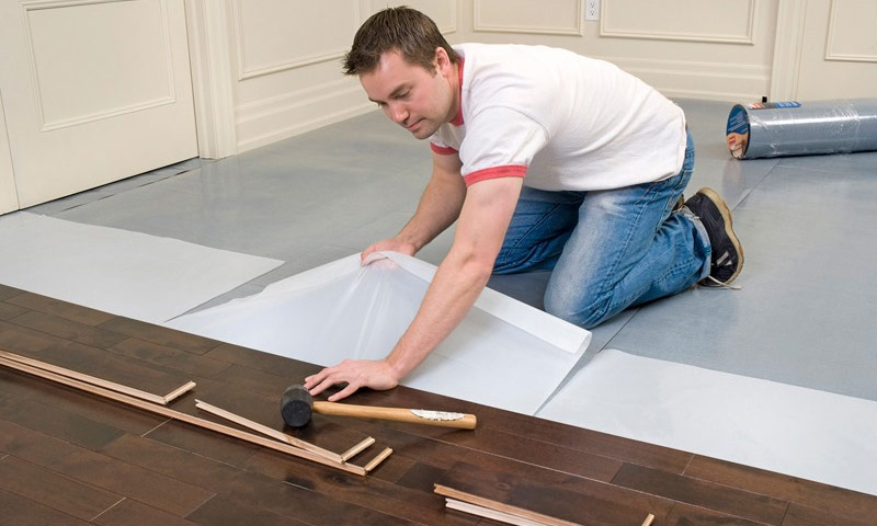 Comment et quel substrat choisir pour un sol stratifié ou une planche de parquet