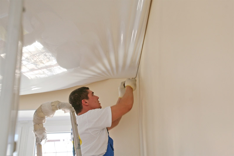 Installation of a stretch ceiling