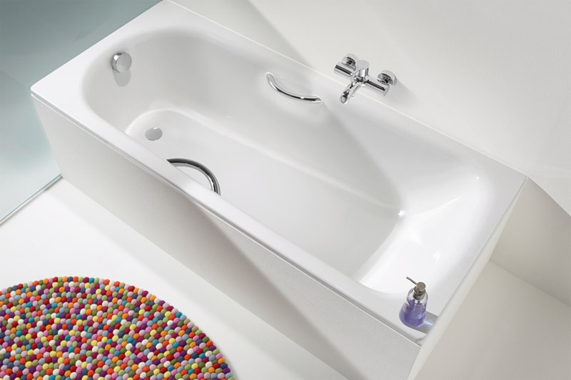 Rectangular bathtub