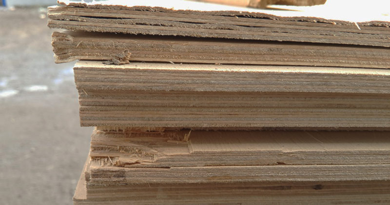 Plywood stratified after exposure to water