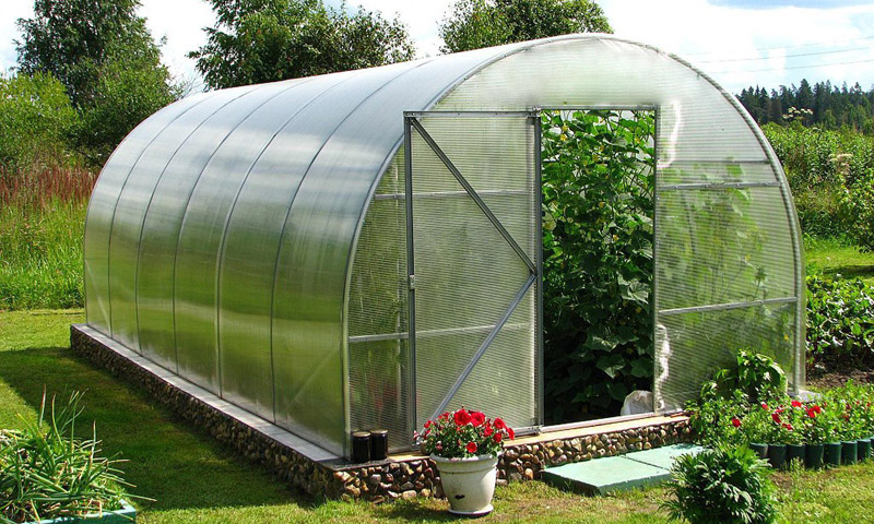 Which polycarbonate to choose for a greenhouse