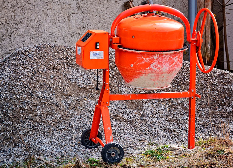 Mixing concrete in a concrete mixer